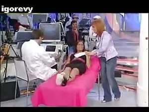نوجوان نرد با شلوار  ...
