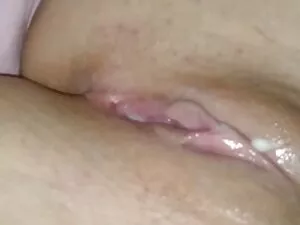 دختر جوان ژاپنی با س ...